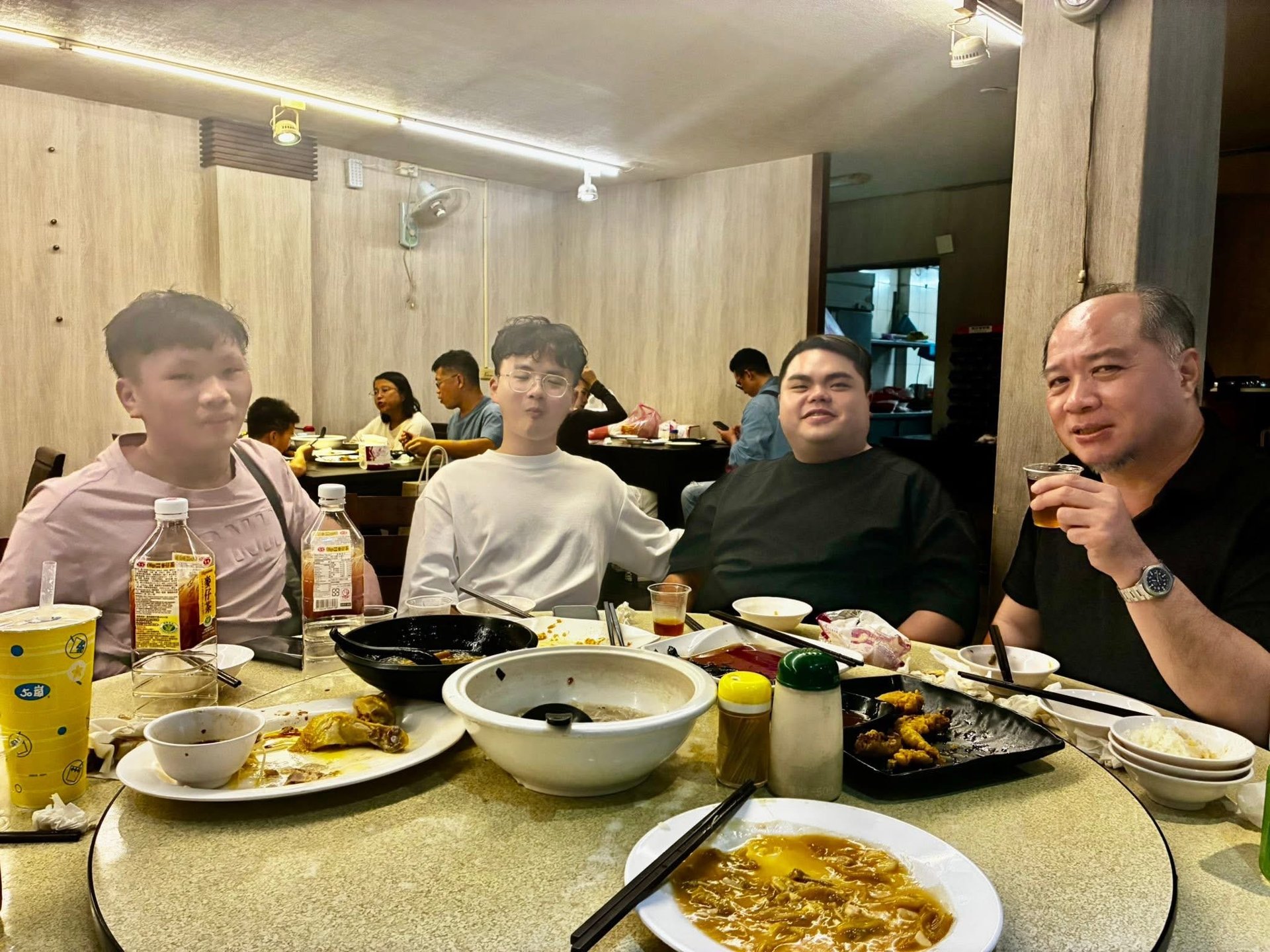 容瑜