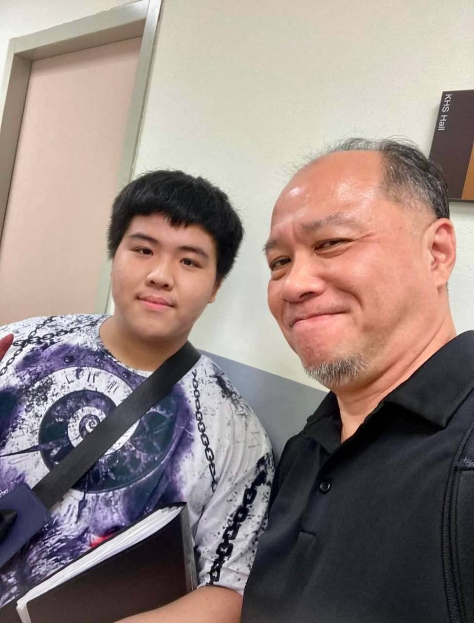 學生洪紹勛與紹勛媽媽