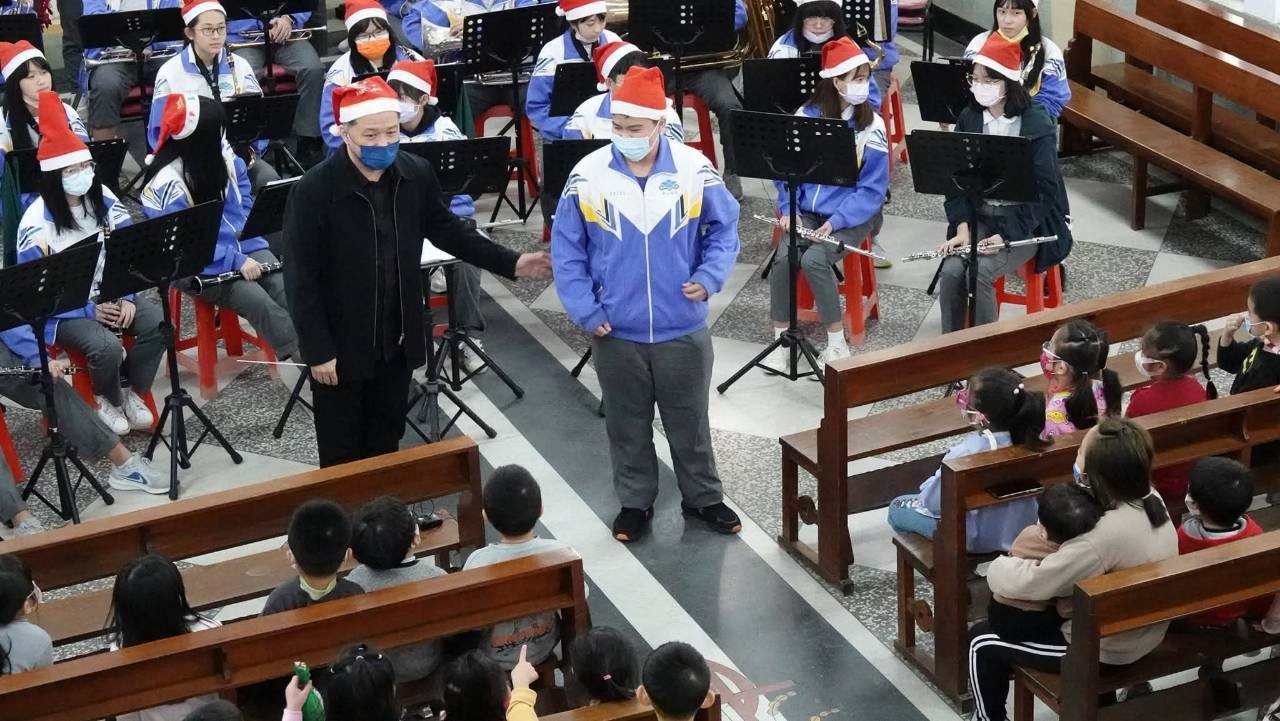學生洪紹勛與紹勛媽媽